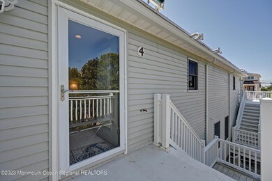 #4 Entrance/Deck