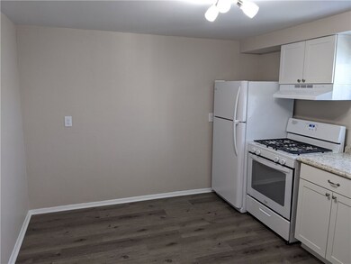 Eat-in Kitchen