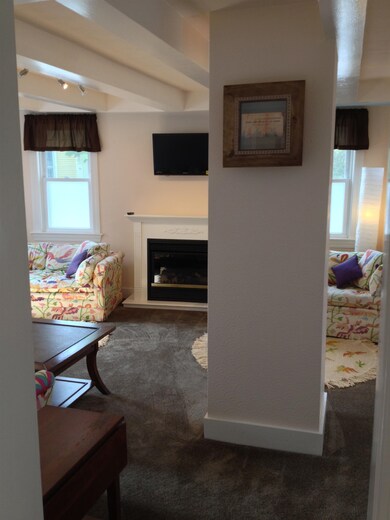 1 Tasker Ln, Newmarket, NH 03857 - photo 4