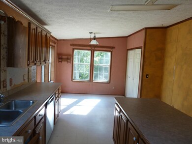 397 Thurman Dr, Hedgesville, WV 25427 - photo 5