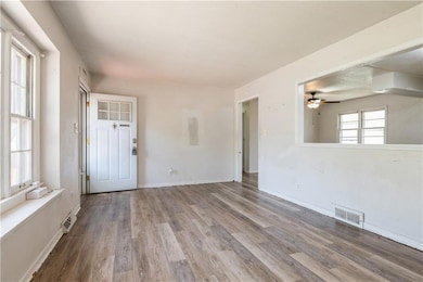 5431 Switzer Rd, Shawnee, KS 66203 - photo 3