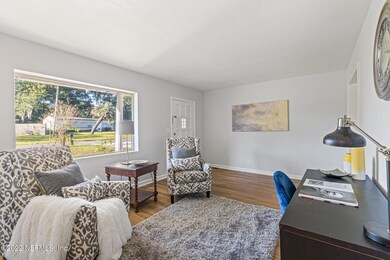 3851 Cedar Forest Dr E, Jacksonville, FL 32210 - photo 2