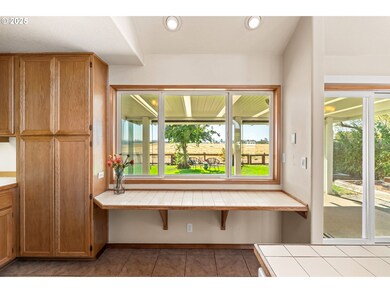 3838 Dorchester Ln, Eugene, OR 97404 - photo 6