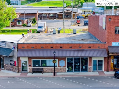 304 S Jefferson Ave, West Jefferson, NC 28694 - photo 5