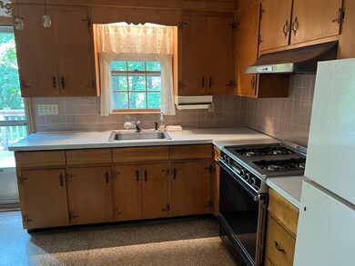 903 Front St, South Weymouth, MA 02190 - photo 4