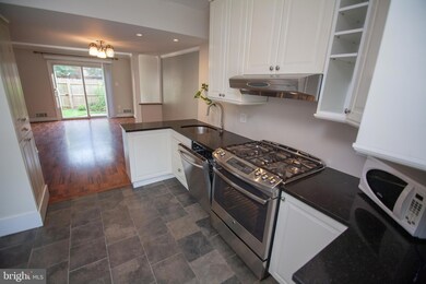 9617 Nonquitt Dr, Fairfax, VA 22031 - photo 3