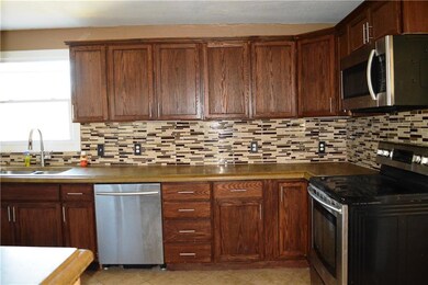 716 Parker Ave, Osawatomie, KS 66064 - photo 3