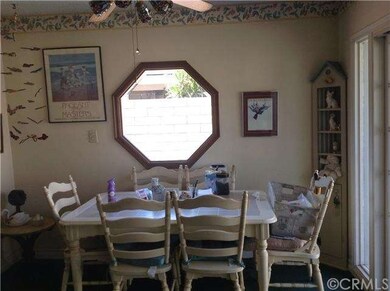 Dinning area...unique window !