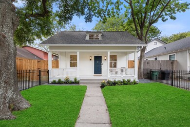 1809 Columbia St, Houston, TX 77008 - photo 2