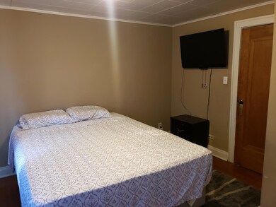 723 W Keith Ave, Waukegan, IL 60085 - photo 3