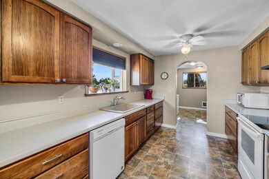 7870 SW Canal Blvd, Redmond, OR 97756 - photo 6