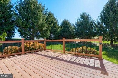 4056 Laurel Ln, Mount Joy, PA 17552 - photo 5