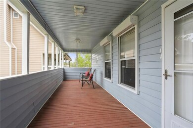 Covered Porch/Entrance