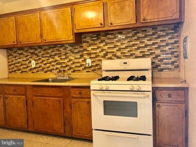 4889 Melbourne Rd, Baltimore, MD 21229 - photo 6