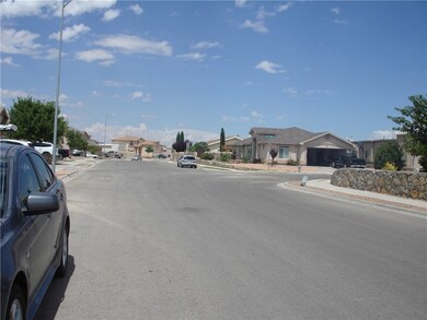 772 Desert Sage Dr, Horizon City, TX 79928 - photo 3