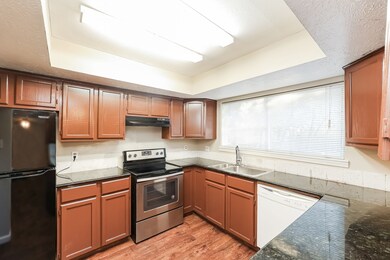 16910 Bougainvilla Ln, Friendswood, TX 77546 - photo 6