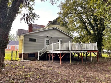 109 S Franklin St, Reidsville, NC 27320 - photo 6