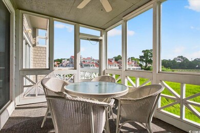 Sunroom with ceiling fan