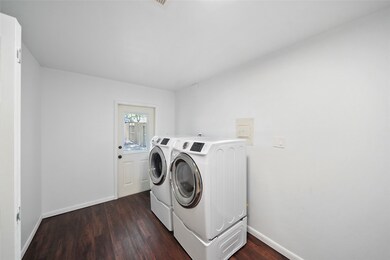 819 Rainy River Dr, Houston, TX 77088 - photo 6