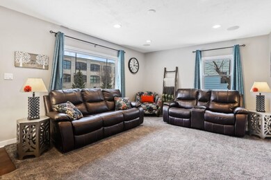 196 E 24th St, Holland, MI 49423-2
