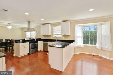 337 Greenspring Ln, Silver Spring, MD 20904 - photo 4