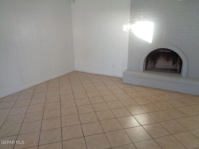 10633 Springwood Dr unit C, El Paso, TX 79935 - photo 4