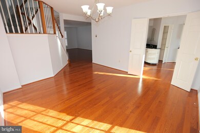 11419 Hollowstone Dr, Rockville, MD 20852 - photo 5