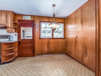 136 Glenmere St, Lowell, MA 01852 - photo 4