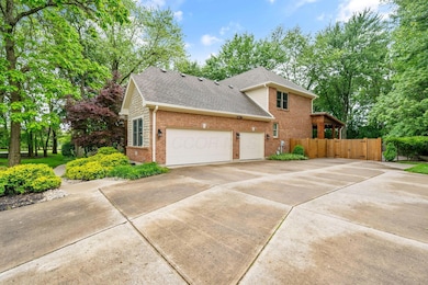3 CAR GARAGE