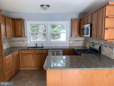 438 E Center St, Clayton, NJ 08312 - photo 7