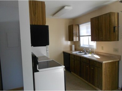 Q5 Grandview Dr, South Burlington, VT 05403 - photo 2