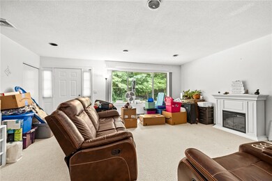 332 Chatham Cir, Warwick, RI 02886 - photo 4