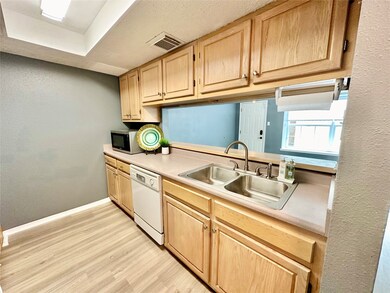 4028 Laura Leigh Dr, Friendswood, TX 77546 - photo 5