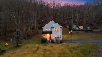 1014 Walnut St, Hinton, WV 25951 - photo 2