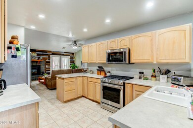 Kitchen (1)