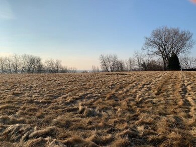 4877 Highwood Cir, Middleton, WI 53562 - photo 2