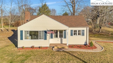 566 Buck Mountain Cir, West Jefferson, NC 28694 - photo 2