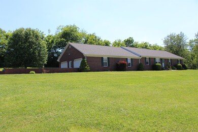 292 Shannon Oaks Dr, Harrodsburg, KY 40330 - photo 2