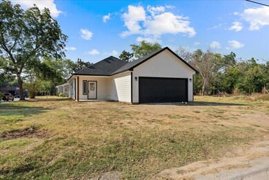 508 Royal St, Cleburne, TX 76031 - photo 2