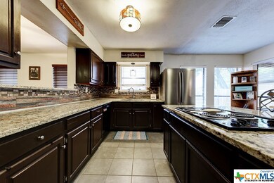 1402 Shannon Cir, New Braunfels, TX 78130 - photo 7