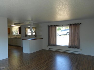 Living room & dining area
