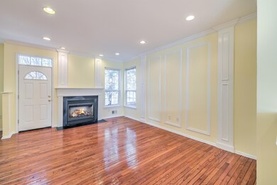 006_FAMILY ROOM