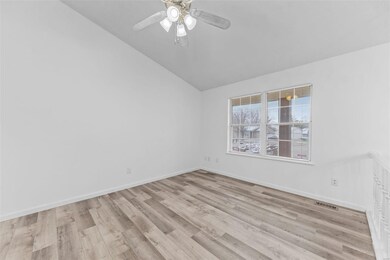 Vaulted living rm