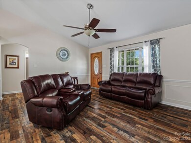 107 Foy Ln, Statesville, NC 28625 - photo 3