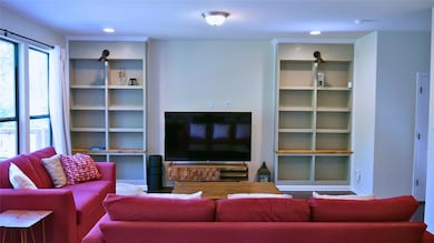 1050 Kenney Fort Crossing unit 16, Round Rock, TX 78665 - photo 4