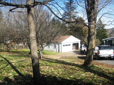 241 Vine St, Honesdale, PA 18431 - photo 6