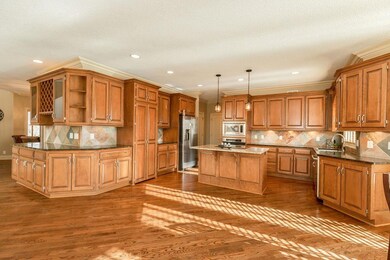 8934 Quail Ridge Ln, Lenexa, KS 66220 - photo 7