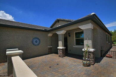 7262 W Cinder Brook Way-large-004-002-Fr