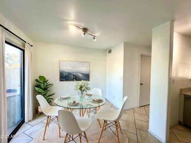 VIRTUALLY STAGED EAT IN KITCHEN