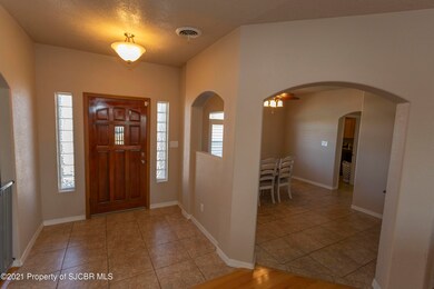 6423 Castle Rock Cir, Farmington, NM 87402 - photo 2